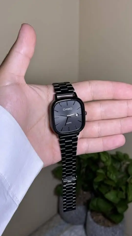 ساعة رجالي (Casio) باللون الأسود