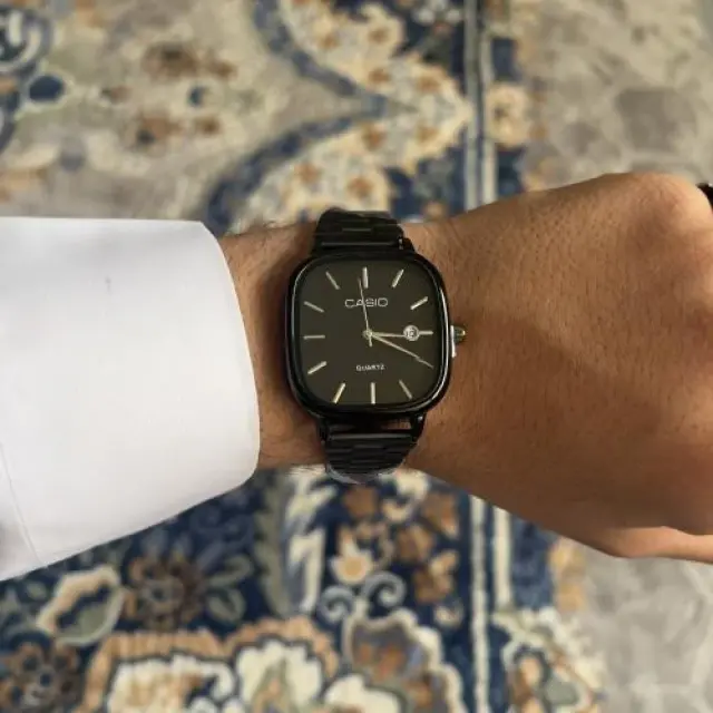 ساعة رجالي (Casio) باللون الأسود